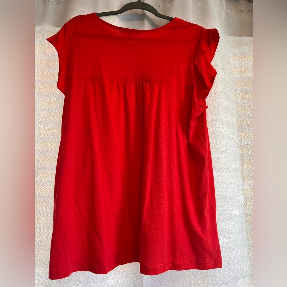 Tint & Shadow Coral shirt. Embroidered top and Ruffles cap sleeve - Picture 5 of 5